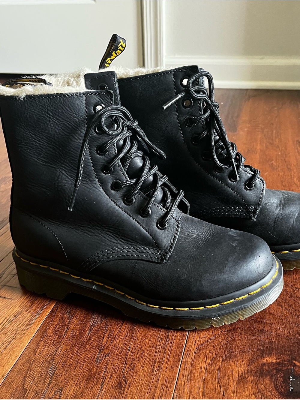 Dr. Martens - Women's 1460 Serena Faux Fur-Lined Boot (size 6)
